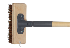 ЧЕТКА ЗА ПОЧИСТВАНЕ НА ТЕРАСА 19 CM с дървена дръжка