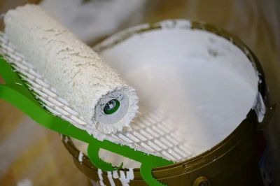 FLOETROL - ДОБАВКА ЗА БОИ НА ВОДНА ОСНОВА 2.5 L